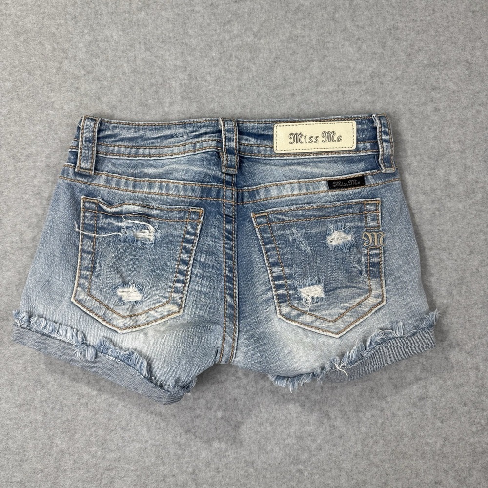Miss Me Light Wash Distressed Peekaboo Boho Jean Signature Shorts Women's 26